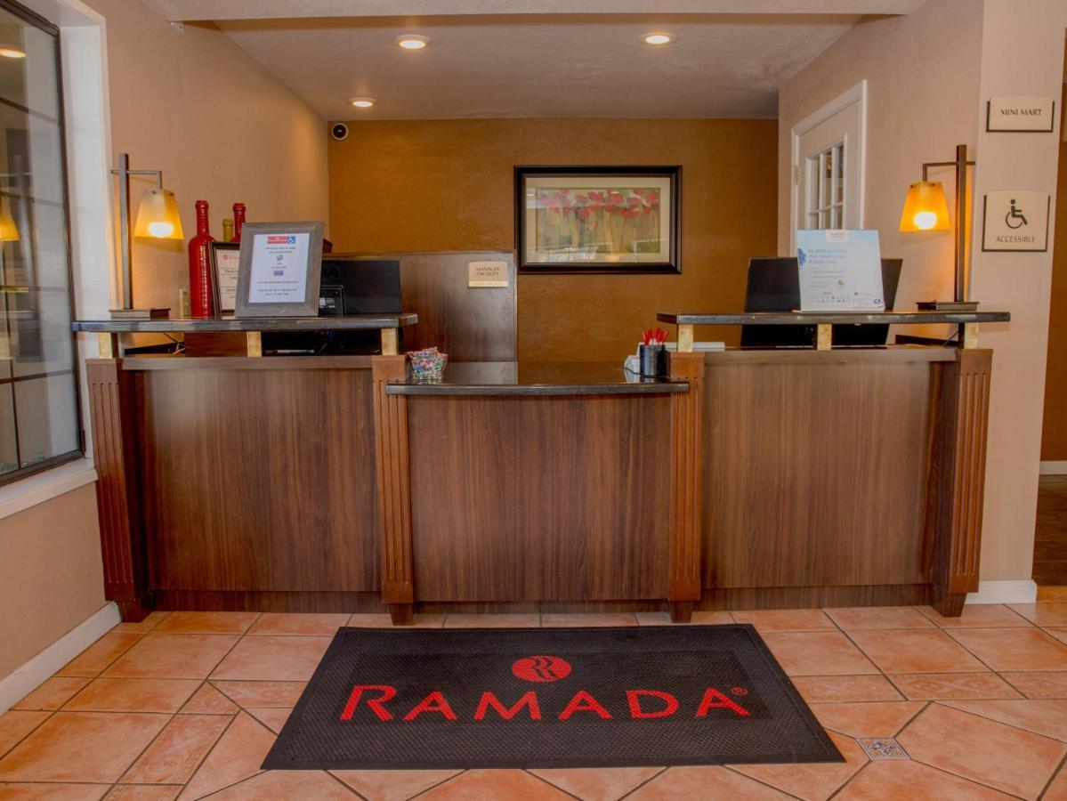 Ramada By Wyndham Mountain View Hotel Exterior photo